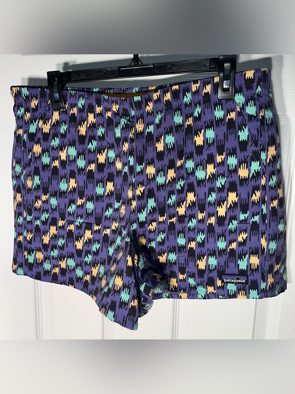 $59 Patagonia Women’s 5" Baggies Shorts Intertwined Hands Perennial Purple Large